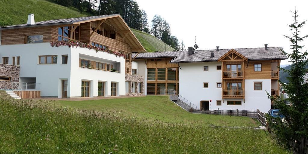 Hotel La Fradora - Dolomites Hotel San Cassiano  Exterior foto